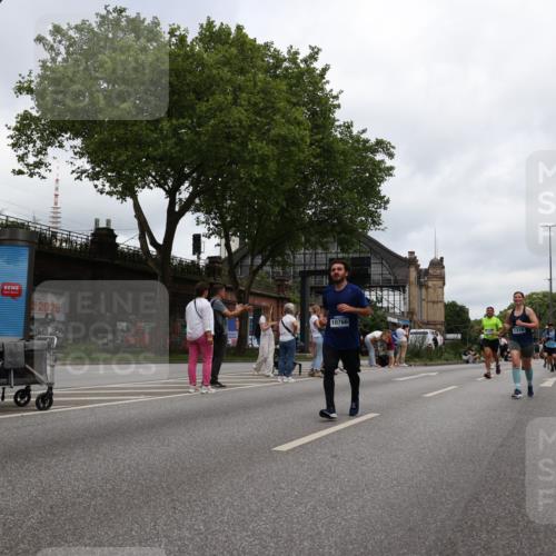 29.06.2025 - hella hamburg halbmarathon Yannick Fuchs http://msf.ph/oto/8471503 29.06.2025 10:57:39 20KM 1184, 1316, 1464, 1722, 1724, 1940, 1992, 2685, 3360, 4328, 4370, 5305, 5384, 5734, 6631, 7243, 7290, 7333, 8561, 8822, 9439, 9681, 10705, 10766, 10866, 11149, 11527, 11657, 11771, 12315, 12316, 12513, 12662, 13171, 14135, 14313, 14493, 15516, 15532, 15550, 15897, 16424, 16426, 16639, 16872, 16995, 17071, 17437, 17730, 17894, 18028, 18122, 18717 meine-sportfotos.de