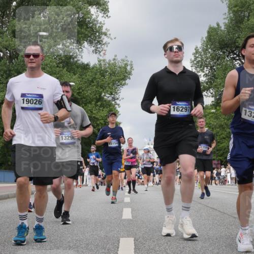 29.06.2025 - hella hamburg halbmarathon Luisa Fischer http://msf.ph/oto/8471590 29.06.2025 10:44:19 Kennedybrücke 28, 19026, 1329, 15154, 3121, 4234, 16297, 01, 1759, 13299, 4044, 7293, 7585, 7829, 8429, 8430, 8878, 9962, 10269 meine-sportfotos.de