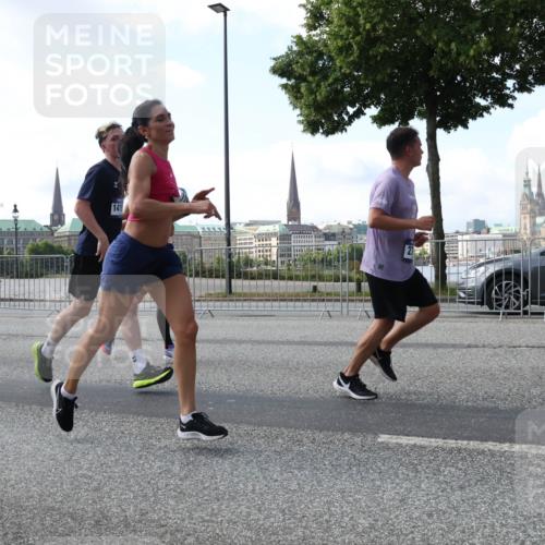 29.06.2025 - hella hamburg halbmarathon Lena Gebhardt http://msf.ph/oto/8471592 29.06.2025 09:55:37 Lombardsbrücke 14062, 6691, 1479, 1120, 1143, 1151, 1200, 1267, 1461, 1630, 1683, 1696, 1706, 1884, 1976, 2207, 2274, 2284, 2287, 2411, 2706, 2708, 2718, 2884, 3087, 3213, 3258, 3399, 3435, 3654, 3692, 3747, 3945, 3985, 4033, 4088, 4093, 4127, 4189, 4324, 4345, 4346, 4601, 4847, 4890, 4938, 5102, 5421, 5459, 5708, 5915, 6009, 6027, 6054, 6158, 6421, 6481, 6532, 6662, 6691, 6836, 6938, 6994, 7052, 7056, 7100, 7269, 7312, 8371, 8437, 8693, 8889 meine-sportfotos.de