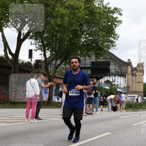 29.06.2025 - hella hamburg halbmarathon Yannick Fuchs http://msf.ph/oto/8471612 29.06.2025 10:57:40 20KM 1184, 1316, 1464, 1722, 1724, 1940, 1992, 2685, 3360, 4328, 4370, 5305, 5384, 7243, 7290, 7333, 8561, 9439, 9681, 10705, 10766, 10866, 11149, 11527, 11657, 11771, 12315, 12316, 12513, 12662, 13171, 13841, 14135, 14313, 14493, 15516, 15532, 15550, 15897, 16424, 16426, 16639, 16872, 16995, 17061, 17071, 17437, 17730, 17894, 18122, 18717 meine-sportfotos.de