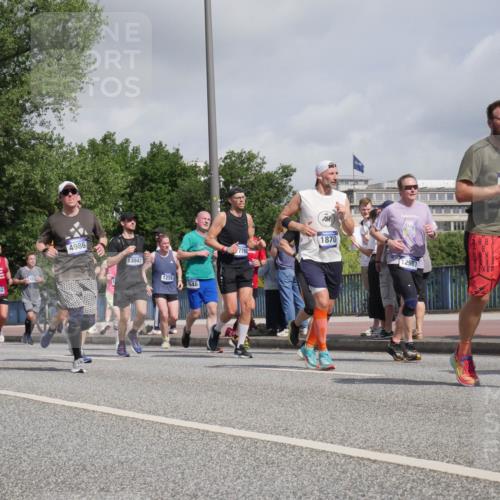29.06.2025 - hella hamburg halbmarathon Luisa Fischer http://msf.ph/oto/8471633 29.06.2025 10:00:45 Kennedybrücke 7724, 6356, 2488, 4986, 13047, 1258, 7646, 7765, 1870, 12961, 1258, 1335, 1563, 1870, 2397, 2448, 2488, 2612, 4986, 5672, 6356, 6628, 7478, 7594, 7646, 7724, 7976, 8176, 8689, 9145 meine-sportfotos.de
