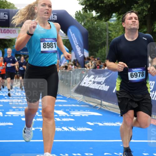 29.06.2025 - hella hamburg halbmarathon Strokosch-Dieckow http://msf.ph/oto/8471664 29.06.2025 10:46:28 Ziel 2222, 2842, 4237, 4497, 5459, 6421, 6978, 7335, 8482, 8981, 9232, 9386, 9529, 9786, 11185, 11773, 12171, 12651, 12891, 13525, 13698, 14045, 14228, 14482, 15133, 15157, 15206, 16127, 17281, 17461, 18211, 18637, 18882, 19209 meine-sportfotos.de