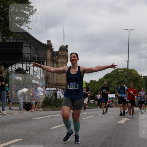 29.06.2025 - hella hamburg halbmarathon Yannick Fuchs http://msf.ph/oto/8471697 29.06.2025 10:57:41 20KM 1184, 1316, 1464, 1722, 1724, 1940, 2685, 3360, 4328, 4370, 5305, 5384, 7243, 7290, 7333, 8561, 9191, 9439, 9681, 10705, 10766, 10866, 11149, 11527, 11657, 11771, 12315, 12316, 12513, 12662, 13171, 13841, 14135, 14313, 14493, 15516, 15532, 15550, 15897, 16424, 16426, 16639, 16995, 17061, 17071, 17437, 17730, 17894, 18122, 18717 meine-sportfotos.de