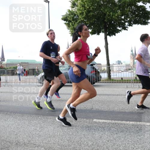 29.06.2025 - hella hamburg halbmarathon Lena Gebhardt http://msf.ph/oto/8471705 29.06.2025 09:55:37 Lombardsbrücke 82, 14062, 3333, 14791, 1120, 1143, 1151, 1200, 1267, 1461, 1630, 1683, 1696, 1706, 1884, 1976, 2207, 2274, 2284, 2287, 2411, 2706, 2708, 2718, 2884, 3087, 3213, 3258, 3399, 3435, 3654, 3692, 3747, 3945, 3985, 4033, 4088, 4093, 4127, 4189, 4324, 4345, 4346, 4601, 4847, 4890, 4938, 5102, 5421, 5459, 5708, 5915, 6009, 6027, 6054, 6158, 6421, 6481, 6532, 6662, 6691, 6836, 6938, 6994, 7052, 7056, 7100, 7269, 7312, 8371, 8437, 8693, 8889 meine-sportfotos.de