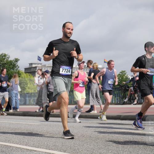 29.06.2025 - hella hamburg halbmarathon Luisa Fischer http://msf.ph/oto/8471753 29.06.2025 10:00:49 Kennedybrücke 6356, 9145, 7724, 1463, 1258, 3041, 6, 1179, 1258, 1335, 1563, 1870, 2397, 2448, 2488, 2612, 2636, 4814, 4986, 5093, 5672, 6356, 7594, 7646, 7724, 7976, 8508, 8689, 9065, 9145, 9656, 9835 meine-sportfotos.de