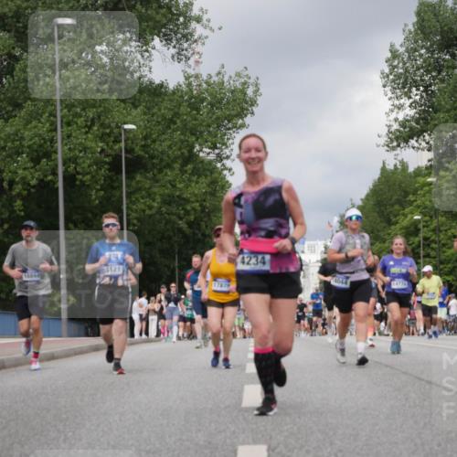 29.06.2025 - hella hamburg halbmarathon Luisa Fischer http://msf.ph/oto/8471760 29.06.2025 10:44:23 Kennedybrücke 16085, 18844, 3121, 17879, 4234, 4644, 14776, 7293, 1731, 4044, 4638, 6088, 7293, 7585, 7829, 8878, 10269, 10644 meine-sportfotos.de