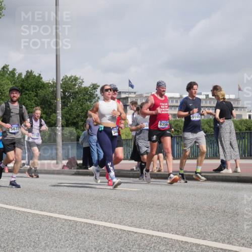 29.06.2025 - hella hamburg halbmarathon Luisa Fischer http://msf.ph/oto/8471794 29.06.2025 10:00:50 Kennedybrücke 12624, 19000, 5672, 11789, 244, 88, 6356, 9145, 1179, 1258, 1335, 1563, 2448, 2488, 2612, 2636, 3251, 4814, 4986, 5093, 5672, 6356, 7646, 7724, 7976, 8508, 8689, 9057, 9065, 9145, 9656, 9835 meine-sportfotos.de