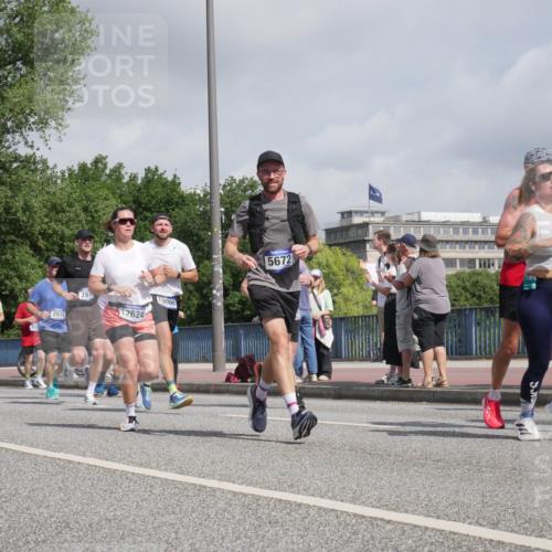 29.06.2025 - hella hamburg halbmarathon Luisa Fischer http://msf.ph/oto/8471826 29.06.2025 10:00:51 Kennedybrücke 34, 19120, 065, 916, 2612, 791, 12624, 19000, 5672, 515, 244, 6, 1179, 1258, 1563, 2448, 2488, 2612, 2636, 3251, 4814, 4986, 5093, 5672, 6164, 6356, 7646, 7724, 7976, 8508, 9057, 9065, 9145, 9656, 9835 meine-sportfotos.de
