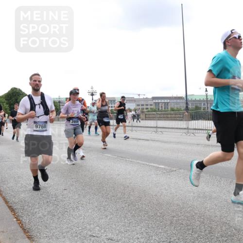 29.06.2025 - hella hamburg halbmarathon Lena Gebhardt http://msf.ph/oto/8471837 29.06.2025 10:33:03 Lombardsbrücke 16502, 9768, 2959, 1078, 1237, 1324, 1732, 1764, 2038, 2054, 2059, 2085, 2276, 2838, 2959, 3341, 3391, 3422, 3660, 3670, 3708, 3753, 3871, 4030, 4096, 4445, 4446, 4555, 4650, 5110, 5180, 5581, 5917, 6040, 6773, 6861, 7308, 7309, 7387, 7531, 7633, 7749, 7750, 7982, 8170, 8595, 8839, 9010, 9034, 9143, 9188, 9289, 9471, 9542, 9591, 9592, 9768, 10013, 10048, 10277, 11229, 11260, 11713, 11756, 11826, 12039, 12423, 12424, 14305, 14743, 15951 meine-sportfotos.de