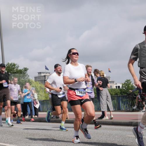 29.06.2025 - hella hamburg halbmarathon Luisa Fischer http://msf.ph/oto/8471861 29.06.2025 10:00:52 Kennedybrücke 9163, 7976, 1571, 19000, 12624, 11789, 5672, 1179, 1563, 2448, 2488, 2612, 2636, 3251, 4814, 5093, 5672, 6164, 6356, 7646, 7976, 8508, 9057, 9065, 9145, 9656, 9835 meine-sportfotos.de