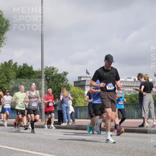 29.06.2025 - hella hamburg halbmarathon Luisa Fischer http://msf.ph/oto/8471895 29.06.2025 10:00:54 Kennedybrücke 8, 4814, 15134, 14571, 2636, 19120, 9163, 7976, 15712, 1179, 1563, 2448, 2488, 2612, 2636, 3251, 4814, 5093, 5672, 6164, 6897, 7409, 7976, 8508, 9057, 9065, 9145, 9656, 9835 meine-sportfotos.de