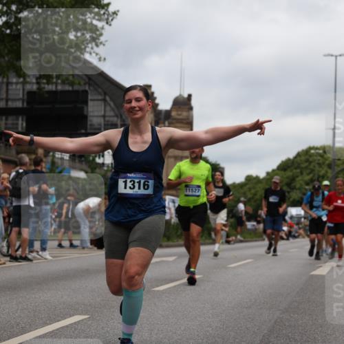 29.06.2025 - hella hamburg halbmarathon Yannick Fuchs http://msf.ph/oto/8471937 29.06.2025 10:57:41 20KM 1184, 1316, 1464, 1722, 1724, 1940, 2685, 3360, 4328, 4370, 5305, 5384, 7243, 7290, 7333, 8561, 9191, 9439, 9681, 10705, 10766, 10866, 11149, 11527, 11657, 11771, 12315, 12316, 12513, 12662, 13171, 13841, 14135, 14313, 14493, 15516, 15532, 15550, 15897, 16424, 16426, 16639, 16995, 17061, 17071, 17437, 17730, 17894, 18122, 18717 meine-sportfotos.de