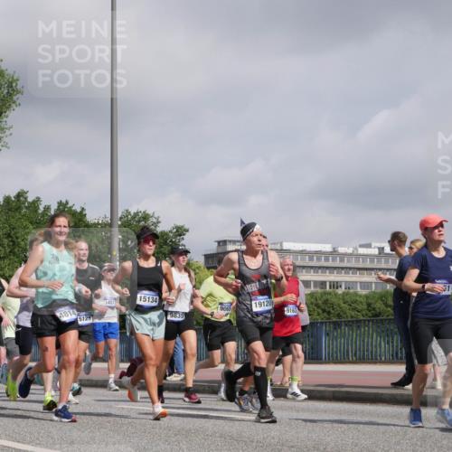 29.06.2025 - hella hamburg halbmarathon Luisa Fischer http://msf.ph/oto/8471940 29.06.2025 10:00:55 Kennedybrücke 17640, 1160, 4814, 5125, 14571, 15134, 19120, 9065, 9163, 9835, 1, 1179, 1563, 2448, 2488, 2612, 2636, 3251, 4814, 5093, 6164, 6897, 7409, 7509, 7976, 8449, 8508, 9057, 9065, 9145, 9656, 9835 meine-sportfotos.de