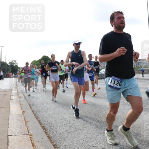 29.06.2025 - hella hamburg halbmarathon Lena Gebhardt http://msf.ph/oto/8471946 29.06.2025 09:55:38 Lombardsbrücke 9934, 1691, 11819, 6009, 14594, 1120, 5421, 1120, 1143, 1151, 1200, 1216, 1267, 1461, 1630, 1683, 1696, 1706, 1884, 1976, 2207, 2274, 2284, 2287, 2411, 2706, 2708, 2718, 2884, 3087, 3213, 3258, 3399, 3435, 3654, 3692, 3747, 3945, 3985, 4033, 4088, 4093, 4127, 4189, 4324, 4345, 4346, 4601, 4847, 4890, 4938, 5102, 5421, 5459, 5708, 5915, 6009, 6027, 6054, 6158, 6421, 6481, 6532, 6662, 6691, 6836, 6938, 6994, 7052, 7056, 7100, 7224, 7269, 7312, 8693, 8889 meine-sportfotos.de