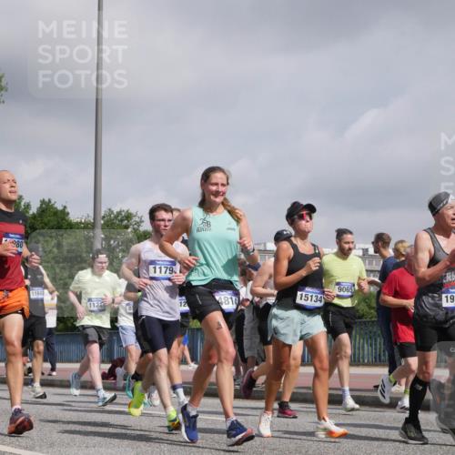 29.06.2025 - hella hamburg halbmarathon Luisa Fischer http://msf.ph/oto/8471973 29.06.2025 10:00:56 Kennedybrücke 17642, 11832, 80, 11607, 1121, 1179, 778, 12, 4814, 15134, 9065, 19120, 636, 1179, 1563, 2070, 2488, 2612, 2636, 3251, 4814, 5093, 6164, 6897, 7409, 7509, 7976, 8449, 8508, 9057, 9065, 9656, 9835 meine-sportfotos.de