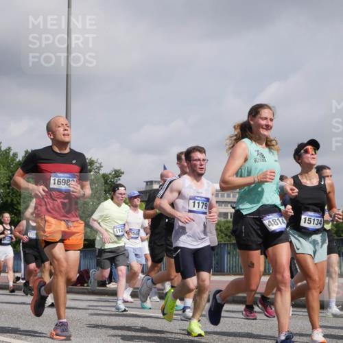 29.06.2025 - hella hamburg halbmarathon Luisa Fischer http://msf.ph/oto/8471992 29.06.2025 10:00:57 Kennedybrücke 1764, 17640, 1126, 1698, 1121, 9508, 1179, 4814, 15134, 9163, 1179, 1563, 2070, 2612, 2636, 3251, 4814, 5093, 6164, 6897, 7065, 7409, 7509, 7976, 8449, 8508, 9057, 9065, 9656, 9835 meine-sportfotos.de