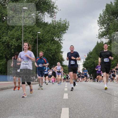29.06.2025 - hella hamburg halbmarathon Luisa Fischer http://msf.ph/oto/8472009 29.06.2025 10:44:29 Kennedybrücke 125, 7829, 14153, 10835, 15953, 4638, 7661, 6088, 1731, 4044, 4638, 5549, 6088, 7293, 7829, 10269, 10407, 10644 meine-sportfotos.de