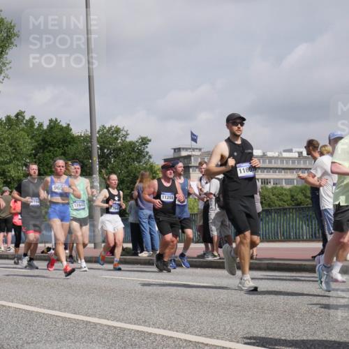 29.06.2025 - hella hamburg halbmarathon Luisa Fischer http://msf.ph/oto/8472058 29.06.2025 10:00:58 Kennedybrücke 3251, 8514, 0164, 965, 17642, 17640, 11208, 11607, 121, 1179, 1563, 2070, 2612, 2636, 3251, 4814, 5093, 6164, 6897, 7065, 7409, 7509, 8449, 8508, 8590, 9057, 9065, 9656, 9835 meine-sportfotos.de