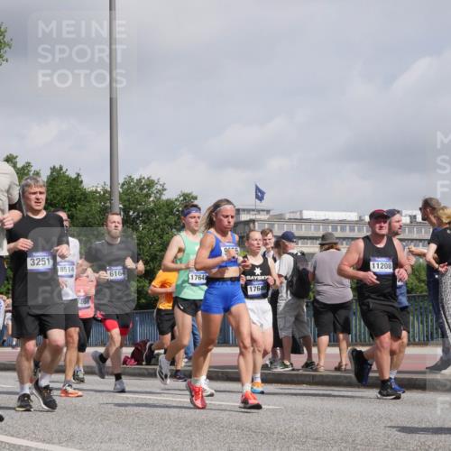 29.06.2025 - hella hamburg halbmarathon Luisa Fischer http://msf.ph/oto/8472102 29.06.2025 10:00:59 Kennedybrücke 13033, 11791, 3251, 8514, 409, 6164, 17642, 17640, 11208, 1179, 2070, 2636, 3251, 4814, 5093, 6164, 6897, 7065, 7409, 7509, 7896, 8449, 8508, 8590, 9057, 9065, 9656, 9835 meine-sportfotos.de