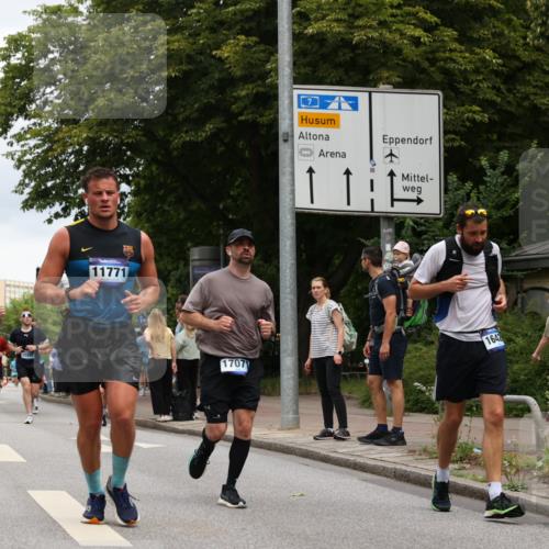 29.06.2025 - hella hamburg halbmarathon Yannick Fuchs http://msf.ph/oto/8472184 29.06.2025 10:57:42 20KM 1184, 1254, 1316, 1464, 1722, 1724, 1940, 2685, 4328, 4370, 5305, 5384, 7243, 7290, 7333, 8561, 9191, 9439, 9681, 10705, 10766, 10866, 11149, 11527, 11657, 11771, 12315, 12316, 12513, 12662, 13171, 13841, 14135, 14313, 14493, 15093, 15532, 15550, 15897, 16424, 16426, 16639, 16995, 17061, 17071, 17437, 17730, 17894, 18122, 18717 meine-sportfotos.de