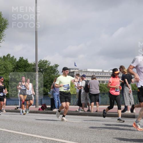 29.06.2025 - hella hamburg halbmarathon Luisa Fischer http://msf.ph/oto/8472202 29.06.2025 10:01:01 Kennedybrücke 7509, 8449, 13033, 16653, 2022, 18514, 2070, 2711, 3251, 5093, 5894, 6164, 6897, 7065, 7409, 7509, 7896, 8449, 8508, 8590, 9057, 9656 meine-sportfotos.de