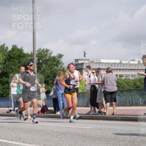 29.06.2025 - hella hamburg halbmarathon Luisa Fischer http://msf.ph/oto/8472254 29.06.2025 10:01:02 Kennedybrücke 20, 7509, 8449, 2070, 2417, 2711, 3251, 4903, 5775, 5894, 6164, 6580, 6897, 7065, 7409, 7509, 7896, 8449, 8508, 8590, 9057, 9656 meine-sportfotos.de