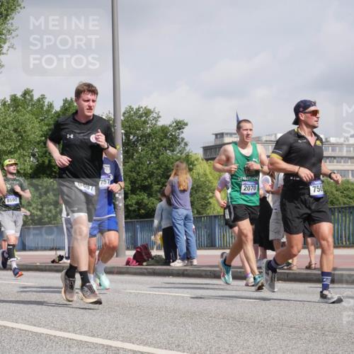 29.06.2025 - hella hamburg halbmarathon Luisa Fischer http://msf.ph/oto/8472309 29.06.2025 10:01:04 Kennedybrücke 16213, 8590, 6697, 757, 2070, 750, 1815, 2070, 2417, 2711, 3114, 4903, 5775, 5894, 6164, 6580, 6897, 7065, 7409, 7509, 7896, 8449, 8590, 9012, 9562 meine-sportfotos.de