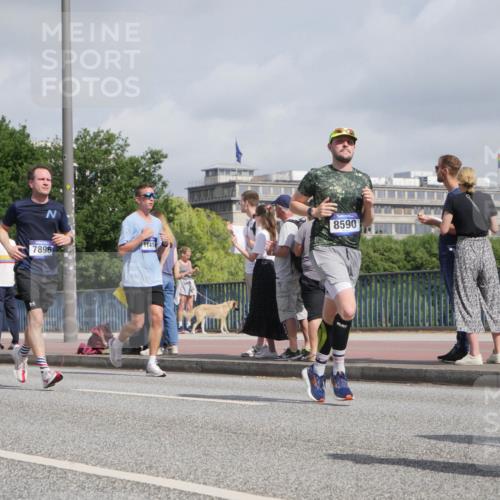 29.06.2025 - hella hamburg halbmarathon Luisa Fischer http://msf.ph/oto/8472402 29.06.2025 10:01:07 Kennedybrücke 2417, 7896, 11416, 8590, 1815, 2070, 2417, 2711, 3114, 4903, 5378, 5775, 5894, 6272, 6580, 6897, 7065, 7509, 7896, 8311, 8449, 8590, 9012, 9562 meine-sportfotos.de
