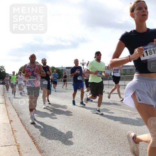 29.06.2025 - hella hamburg halbmarathon Lena Gebhardt http://msf.ph/oto/8472513 29.06.2025 09:55:40 Lombardsbrücke 3894, 9934, 1630, 1691, 2284, 1819, 88888, 1120, 1143, 1151, 1216, 1267, 1461, 1630, 1683, 1696, 1706, 1884, 1976, 2207, 2274, 2284, 2287, 2411, 2706, 2708, 2718, 2884, 3087, 3213, 3399, 3435, 3543, 3654, 3692, 3747, 3945, 3985, 4033, 4088, 4093, 4127, 4189, 4324, 4345, 4346, 4601, 4847, 4890, 4938, 5102, 5421, 5459, 5708, 5915, 6009, 6054, 6158, 6421, 6481, 6532, 6662, 6691, 6836, 6938, 6994, 7052, 7056, 7100, 7224, 7269, 7312, 8693, 8889 meine-sportfotos.de