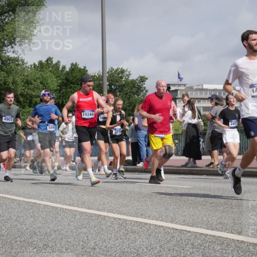 29.06.2025 - hella hamburg halbmarathon Luisa Fischer http://msf.ph/oto/8472537 29.06.2025 10:01:10 Kennedybrücke 4903, 1432, 5894, 1656, 19244, 956, 2417, 5775, 14626, 1815, 2029, 2417, 2711, 3041, 3114, 4903, 5305, 5378, 5775, 5894, 6272, 6580, 7065, 7896, 8311, 8590, 9012, 9562 meine-sportfotos.de