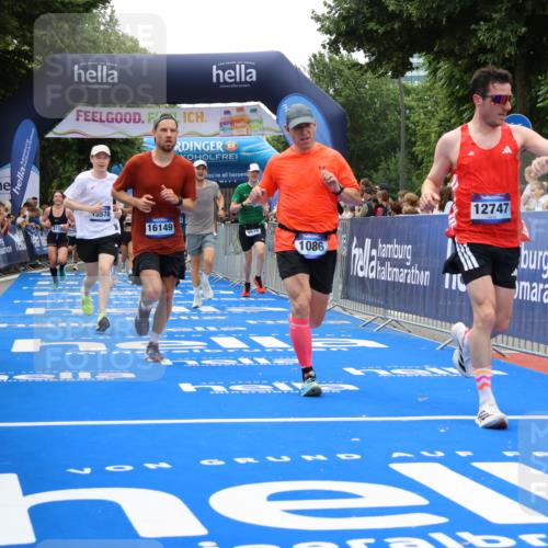 29.06.2025 - hella hamburg halbmarathon Strokosch-Dieckow http://msf.ph/oto/8472541 29.06.2025 10:48:03 Ziel 1086, 1604, 1613, 1914, 4324, 4528, 4601, 4711, 5022, 6377, 9544, 9626, 9638, 12706, 12724, 12747, 12808, 13570, 14192, 15973, 16094, 16149, 16269, 16766, 18206, 18922, 19198 meine-sportfotos.de