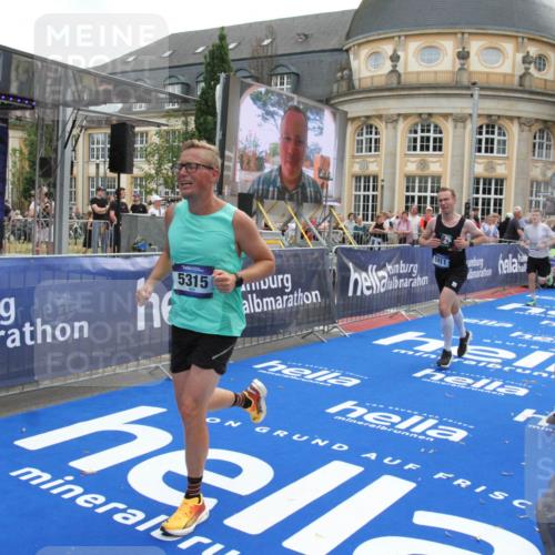 29.06.2025 - hella hamburg halbmarathon Michael Strokosch http://msf.ph/oto/8472574 29.06.2025 10:37:06 Ziel 1385, 1411, 5315, 6123, 6458, 7482, 10738, 11120, 15261, 15410, 16992, 17024, 17125, 17658 meine-sportfotos.de