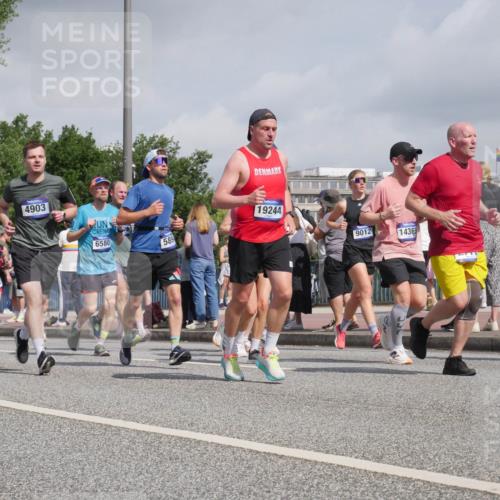 29.06.2025 - hella hamburg halbmarathon Luisa Fischer http://msf.ph/oto/8472576 29.06.2025 10:01:11 Kennedybrücke 4903, 761, 19244, 6580, 589, 9012, 14365, 2417, 1815, 2029, 2417, 2711, 3041, 3114, 4903, 5305, 5378, 5775, 5894, 6272, 6580, 6754, 7856, 7896, 8311, 8590, 8825, 9012, 9562 meine-sportfotos.de