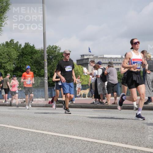 29.06.2025 - hella hamburg halbmarathon Luisa Fischer http://msf.ph/oto/8472740 29.06.2025 10:01:15 Kennedybrücke 25, 3041, 9305, 12662, 378, 1034, 1815, 2029, 2417, 3041, 3114, 3819, 4903, 5259, 5305, 5378, 5775, 6272, 6580, 6754, 7856, 8311, 8825, 9012, 9562, 10084 meine-sportfotos.de