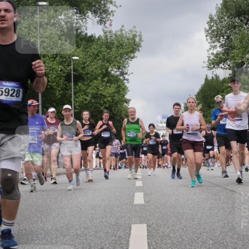 29.06.2025 - hella hamburg halbmarathon Luisa Fischer http://msf.ph/oto/8472777 29.06.2025 10:44:48 Kennedybrücke 5928, 689, 6230, 6278, 4774, 4775, 688, 6721, 15669, 1300, 2229, 369, 1568, 13444, 2805, 3344, 4774, 5688, 5928, 9009 meine-sportfotos.de