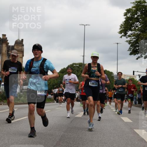 29.06.2025 - hella hamburg halbmarathon Yannick Fuchs http://msf.ph/oto/8472799 29.06.2025 10:57:46 20KM 1254, 1316, 1334, 1464, 1940, 2685, 4328, 5305, 5384, 7290, 8561, 9191, 9439, 10705, 10766, 11149, 11527, 11657, 11771, 12315, 12316, 12662, 13171, 13841, 14135, 14493, 15093, 15532, 15897, 16424, 16426, 16639, 16995, 17061, 17071, 17437, 17685, 17686, 17730, 17894, 18122, 18581, 18717 meine-sportfotos.de