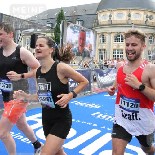 29.06.2025 - hella hamburg halbmarathon Michael Strokosch http://msf.ph/oto/8472818 29.06.2025 10:37:11 Ziel 5923, 6123, 6458, 7482, 8362, 9178, 10190, 10738, 11120, 11423, 13972, 15178, 15410, 16992, 17658 meine-sportfotos.de