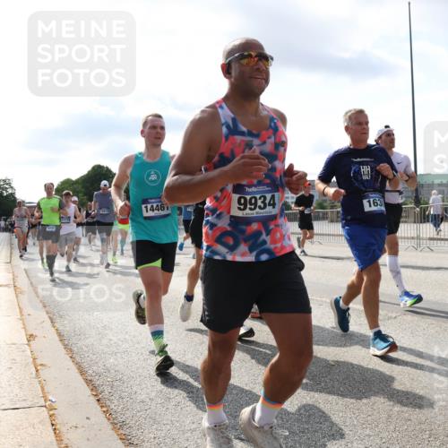 29.06.2025 - hella hamburg halbmarathon Lena Gebhardt http://msf.ph/oto/8472832 29.06.2025 09:55:41 Lombardsbrücke 949, 17779, 9934, 12519, 1446, 163, 1120, 1143, 1151, 1216, 1267, 1461, 1630, 1683, 1696, 1706, 1884, 1976, 2207, 2274, 2284, 2287, 2411, 2706, 2708, 2718, 2818, 2884, 3087, 3213, 3399, 3435, 3543, 3654, 3692, 3747, 3945, 3985, 4033, 4088, 4093, 4127, 4189, 4324, 4345, 4346, 4601, 4847, 4890, 4938, 5102, 5116, 5421, 5459, 5708, 5915, 6009, 6054, 6158, 6421, 6481, 6532, 6662, 6691, 6836, 6938, 6994, 7052, 7056, 7100, 7224, 7269, 7312 meine-sportfotos.de
