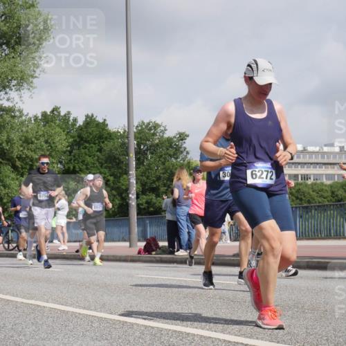 29.06.2025 - hella hamburg halbmarathon Luisa Fischer http://msf.ph/oto/8472833 29.06.2025 10:01:17 Kennedybrücke 17825, 6754, 8825, 30, 6272, 1034, 1285, 1815, 2029, 3041, 3819, 5259, 5305, 5378, 5721, 6272, 6754, 7856, 8311, 8825, 10084 meine-sportfotos.de