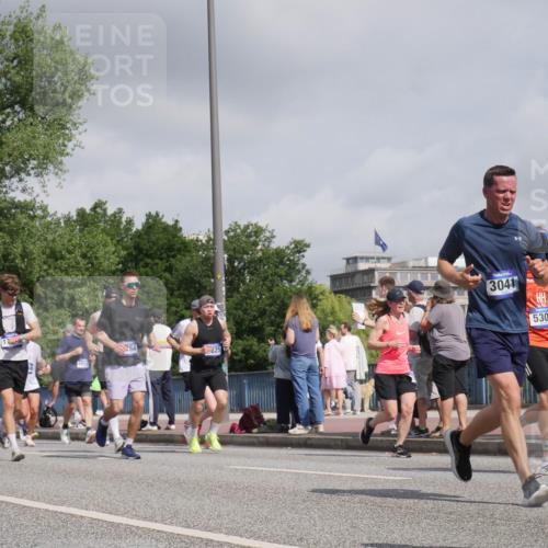 29.06.2025 - hella hamburg halbmarathon Luisa Fischer http://msf.ph/oto/8472848 29.06.2025 10:01:18 Kennedybrücke 17348, 1034, 17, 1855, 254, 825, 3041, 5305, 1034, 1285, 2029, 2034, 3041, 3819, 5259, 5305, 5378, 5721, 6272, 6754, 7856, 8311, 8825, 10084 meine-sportfotos.de