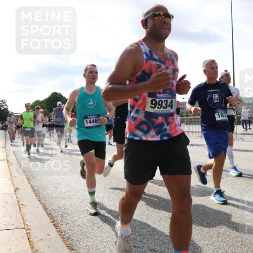 29.06.2025 - hella hamburg halbmarathon Lena Gebhardt http://msf.ph/oto/8472884 29.06.2025 09:55:41 Lombardsbrücke 949, 12519, 1446, 9934, 163, 1120, 1143, 1151, 1216, 1267, 1461, 1630, 1683, 1696, 1706, 1884, 1976, 2207, 2274, 2284, 2287, 2411, 2706, 2708, 2718, 2818, 2884, 3087, 3213, 3399, 3435, 3543, 3654, 3692, 3747, 3945, 3985, 4033, 4088, 4093, 4127, 4189, 4324, 4345, 4346, 4601, 4847, 4890, 4938, 5102, 5116, 5421, 5459, 5708, 5915, 6009, 6054, 6158, 6421, 6481, 6532, 6662, 6691, 6836, 6938, 6994, 7052, 7056, 7100, 7224, 7269, 7312 meine-sportfotos.de
