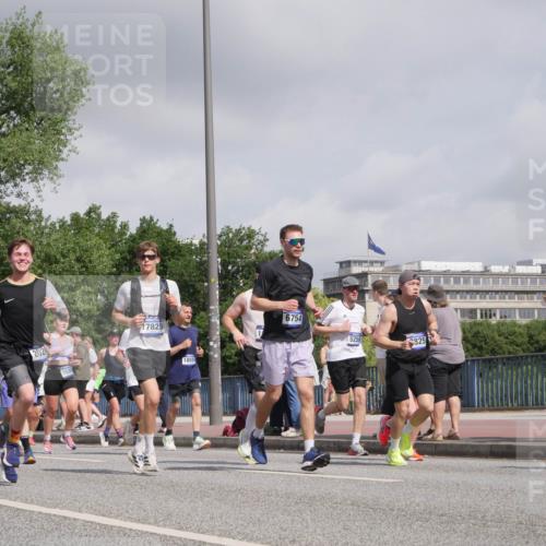 29.06.2025 - hella hamburg halbmarathon Luisa Fischer http://msf.ph/oto/8472913 29.06.2025 10:01:19 Kennedybrücke 15, 3819, 2029, 1538, 17825, 1855, 6754, 52593, 925, 1034, 1285, 2029, 2034, 3041, 3819, 3859, 5259, 5305, 5721, 6272, 6433, 6754, 7732, 7856, 8825, 9770, 10084 meine-sportfotos.de