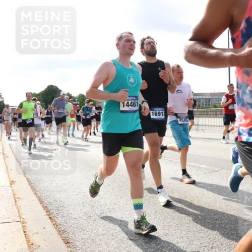29.06.2025 - hella hamburg halbmarathon Lena Gebhardt http://msf.ph/oto/8472991 29.06.2025 09:55:41 Lombardsbrücke 12519, 949, 14461, 1691, 4345, 13799, 993, 1120, 1143, 1151, 1216, 1267, 1461, 1630, 1683, 1696, 1706, 1884, 1976, 2207, 2274, 2284, 2287, 2411, 2706, 2708, 2718, 2818, 2884, 3087, 3213, 3399, 3435, 3543, 3654, 3692, 3747, 3945, 3985, 4033, 4088, 4093, 4127, 4189, 4324, 4345, 4346, 4601, 4847, 4890, 4938, 5102, 5116, 5421, 5459, 5708, 5915, 6009, 6054, 6158, 6421, 6481, 6532, 6662, 6691, 6836, 6938, 6994, 7052, 7056, 7100, 7224, 7269, 7312 meine-sportfotos.de