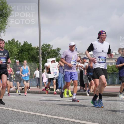 29.06.2025 - hella hamburg halbmarathon Luisa Fischer http://msf.ph/oto/8472999 29.06.2025 10:01:22 Kennedybrücke 15275, 17415, 15727, 3819, 18715, 1034, 17348, 1855, 1034, 1285, 2029, 2034, 2518, 2656, 2883, 3819, 3859, 5077, 5259, 5305, 5721, 6433, 6754, 6877, 7369, 7732, 7856, 8393, 8825, 9770, 10084 meine-sportfotos.de