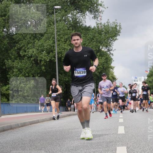 29.06.2025 - hella hamburg halbmarathon Luisa Fischer http://msf.ph/oto/8473147 29.06.2025 10:44:57 Kennedybrücke 55, 15039, 3623, 8586, 6719, 6846, 6726, 1314, 1536, 2229, 3533, 3694, 4774, 5086, 6846, 6894, 7821, 8293, 8300, 8301, 9009, 9370, 10027 meine-sportfotos.de