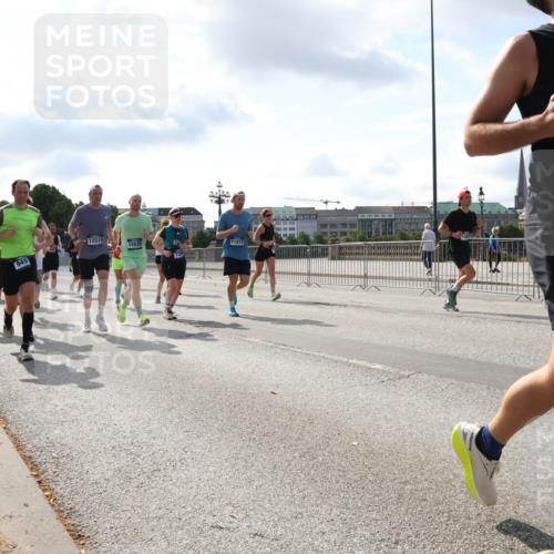 29.06.2025 - hella hamburg halbmarathon Lena Gebhardt http://msf.ph/oto/8473191 29.06.2025 09:55:42 Lombardsbrücke 12519, 15535, 11977, 14511, 949, 1691, 1120, 1143, 1151, 1216, 1267, 1461, 1630, 1683, 1696, 1706, 1884, 1976, 2207, 2274, 2284, 2287, 2411, 2706, 2708, 2718, 2818, 2864, 2884, 3087, 3213, 3399, 3435, 3543, 3654, 3692, 3747, 3945, 3985, 4033, 4088, 4093, 4127, 4189, 4324, 4345, 4346, 4601, 4847, 4890, 4938, 5102, 5116, 5421, 5459, 5708, 5915, 6009, 6054, 6158, 6421, 6481, 6532, 6662, 6691, 6836, 6938, 6994, 7052, 7056, 7100, 7224, 7269, 7312 meine-sportfotos.de