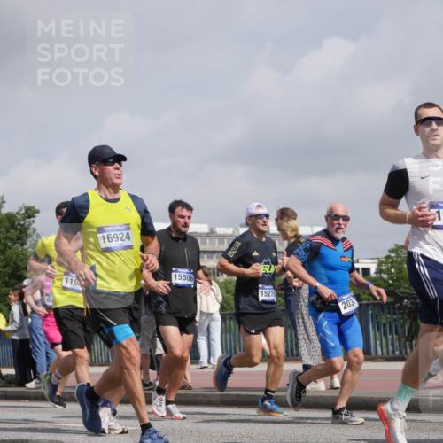 29.06.2025 - hella hamburg halbmarathon Luisa Fischer http://msf.ph/oto/8473197 29.06.2025 10:01:27 Kennedybrücke 2883, 64, 116, 16924, 15506, 15275, 203, 1285, 176, 1285, 1727, 2034, 2518, 2656, 2883, 3334, 3819, 3859, 4167, 5077, 5721, 6433, 6592, 6657, 6759, 6877, 7369, 7732, 8393, 9770, 10084 meine-sportfotos.de