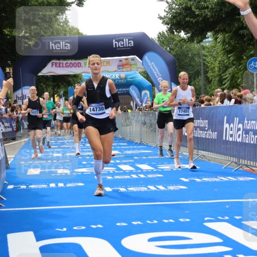 29.06.2025 - hella hamburg halbmarathon Strokosch-Dieckow http://msf.ph/oto/8473204 29.06.2025 10:47:53 Ziel 1604, 1613, 2340, 4528, 4601, 5022, 6377, 6836, 8564, 11961, 12808, 14383, 14730, 15333, 16766, 17451, 18206, 18356, 18836, 18922, 19198 meine-sportfotos.de