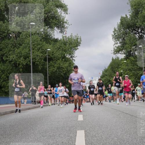 29.06.2025 - hella hamburg halbmarathon Luisa Fischer http://msf.ph/oto/8473207 29.06.2025 10:44:59 Kennedybrücke 5225, 2153, 3623, 6719, 6726, 2763, 16705, 11097, 1536, 1314, 1317, 1536, 2229, 3532, 3533, 3694, 5086, 6846, 6894, 7821, 8293, 8300, 8301, 8443, 8586, 9370, 10027 meine-sportfotos.de