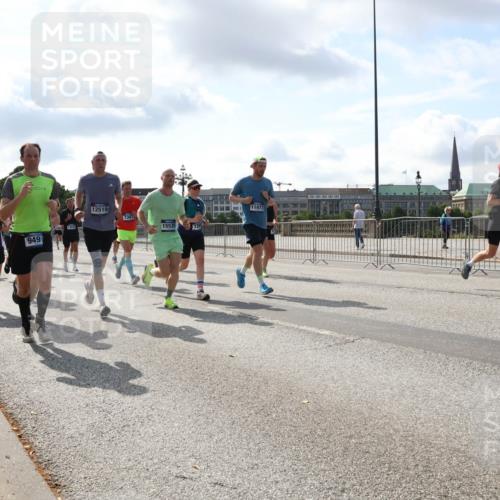 29.06.2025 - hella hamburg halbmarathon Lena Gebhardt http://msf.ph/oto/8473283 29.06.2025 09:55:42 Lombardsbrücke 14511, 949, 12519, 7367, 15535, 11977, 1120, 1143, 1151, 1216, 1267, 1461, 1630, 1683, 1696, 1706, 1884, 1976, 2207, 2274, 2284, 2287, 2411, 2706, 2708, 2718, 2818, 2864, 2884, 3087, 3213, 3399, 3435, 3543, 3654, 3692, 3747, 3945, 3985, 4033, 4088, 4093, 4127, 4189, 4324, 4345, 4346, 4601, 4847, 4890, 4938, 5102, 5116, 5421, 5459, 5708, 5915, 6009, 6054, 6158, 6421, 6481, 6532, 6662, 6691, 6836, 6938, 6994, 7052, 7056, 7100, 7224, 7269, 7312 meine-sportfotos.de